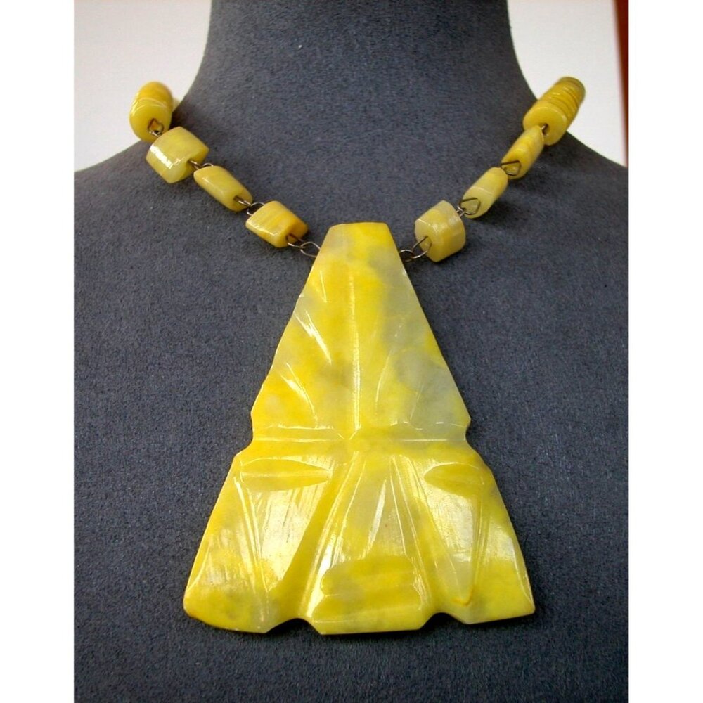 VINTAGE Carved YELLOW Stone Bead Necklace Aztec Mayan Face Pendant